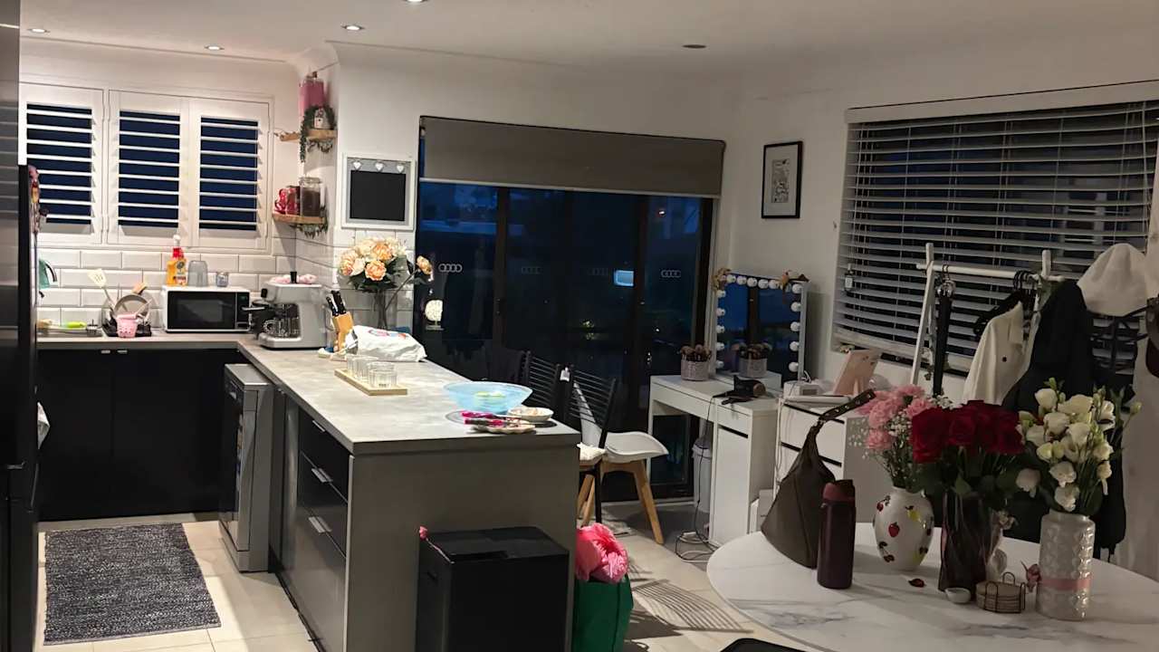 Unfurnished room in a flatshare