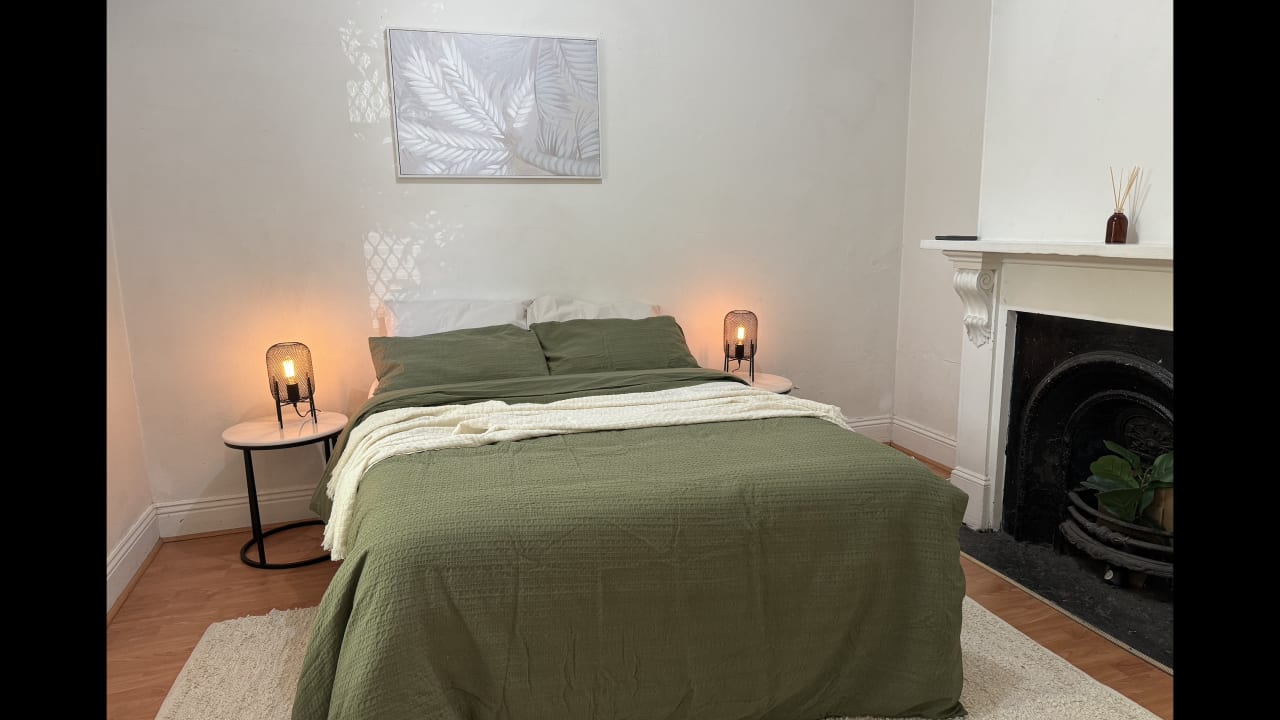 Furnished room in a share house