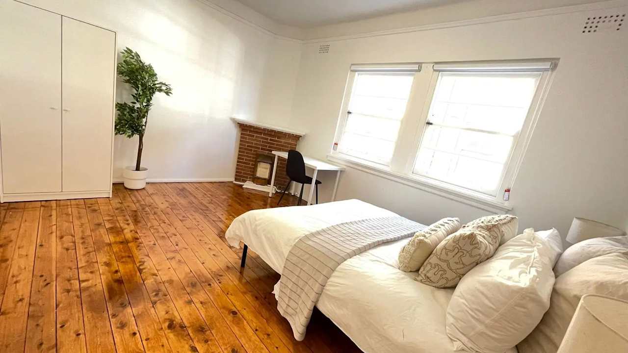 Room in a share house