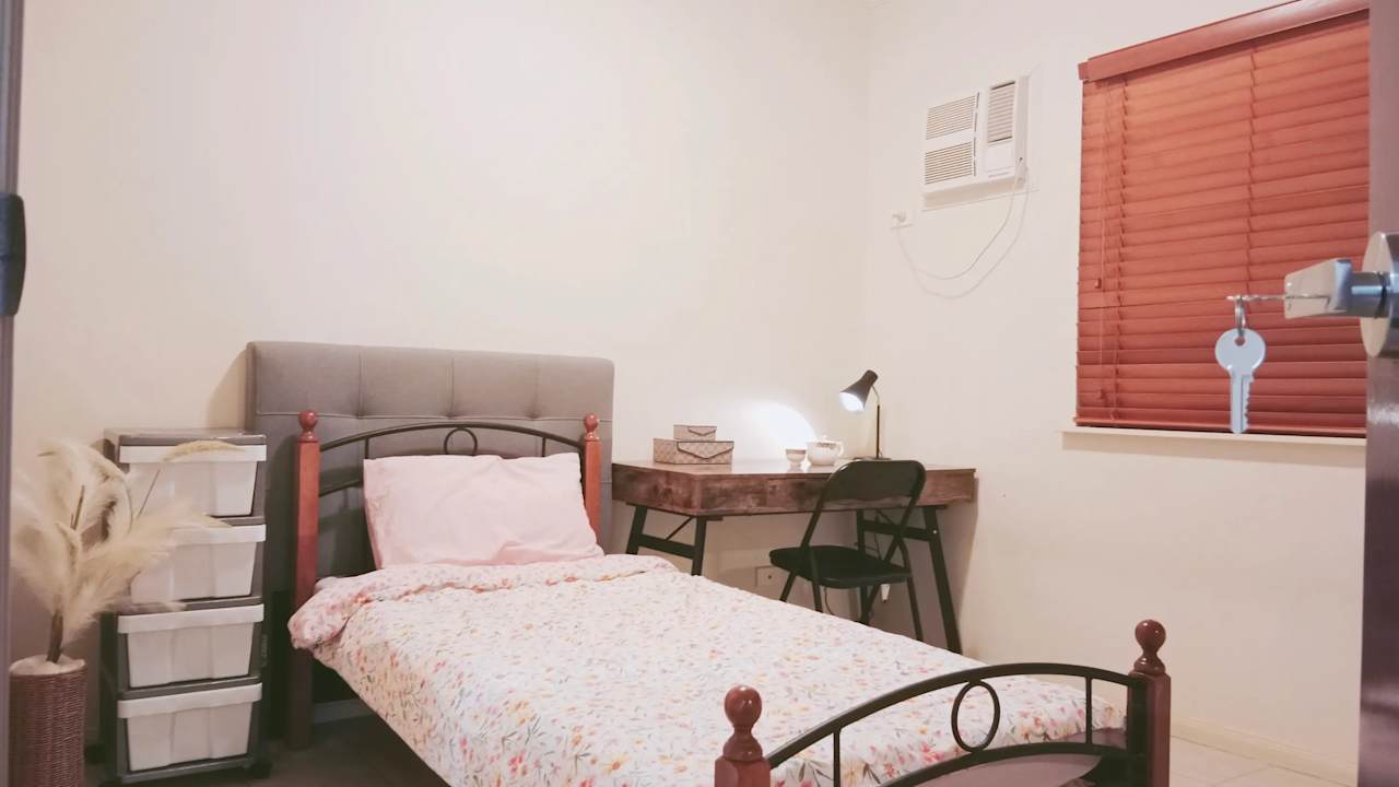 Furnished room in a share house