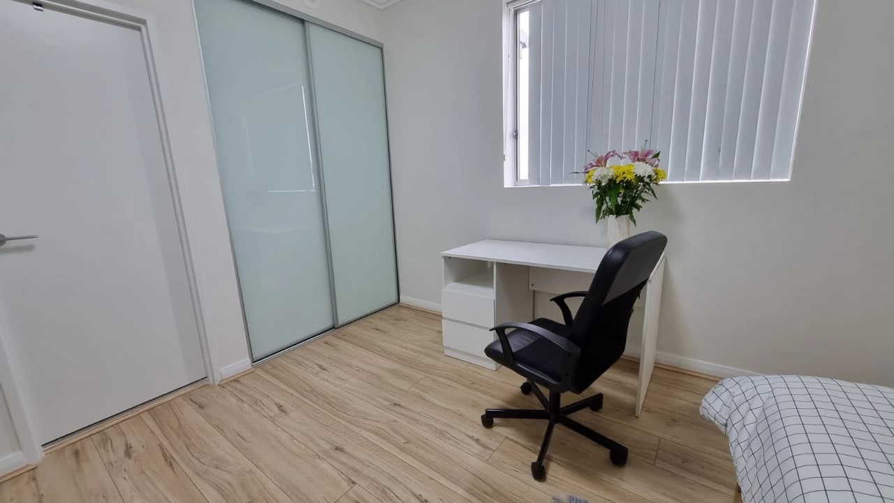 Furnished room with ensuite in a flatshare