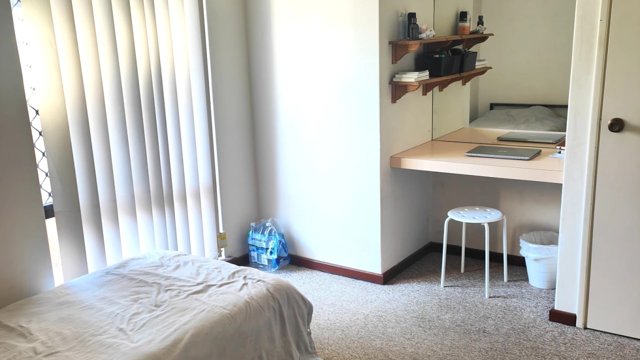 Furnished room in a share house
