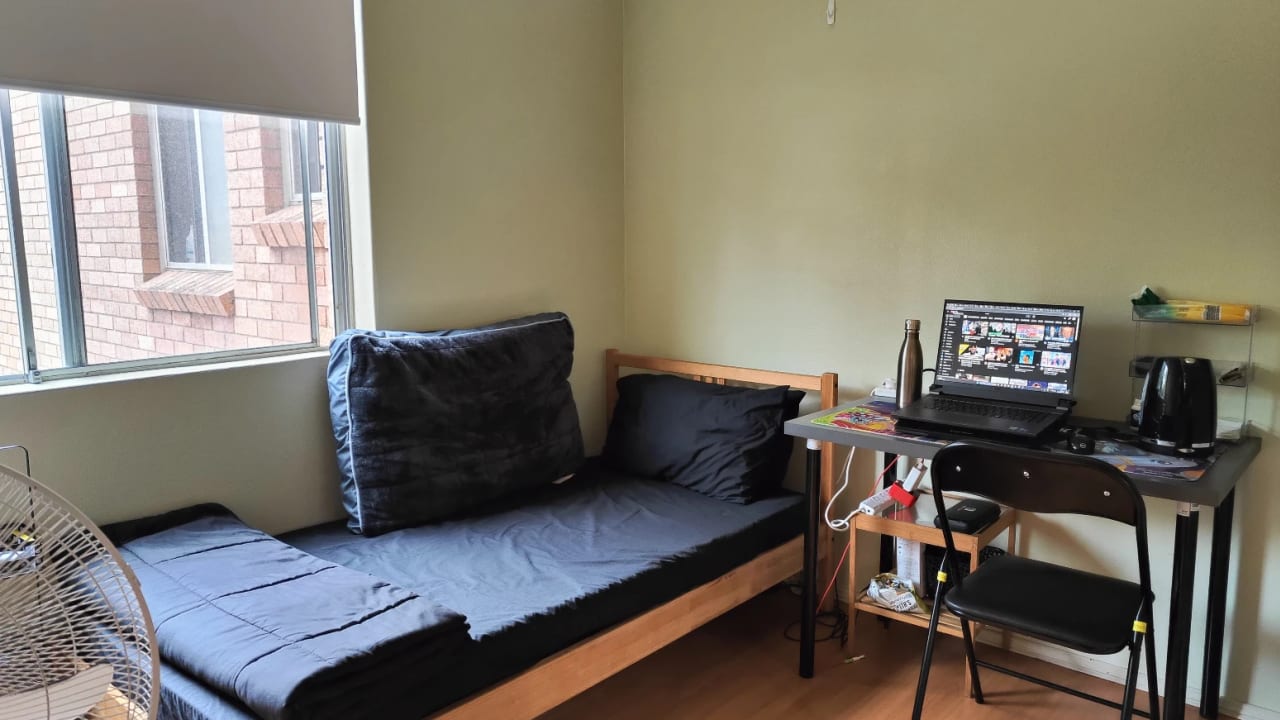 Furnished room in a flatshare