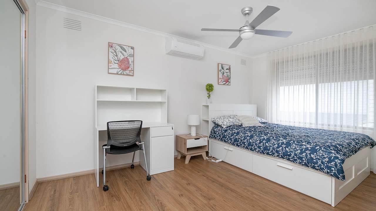 Furnished room in a share house