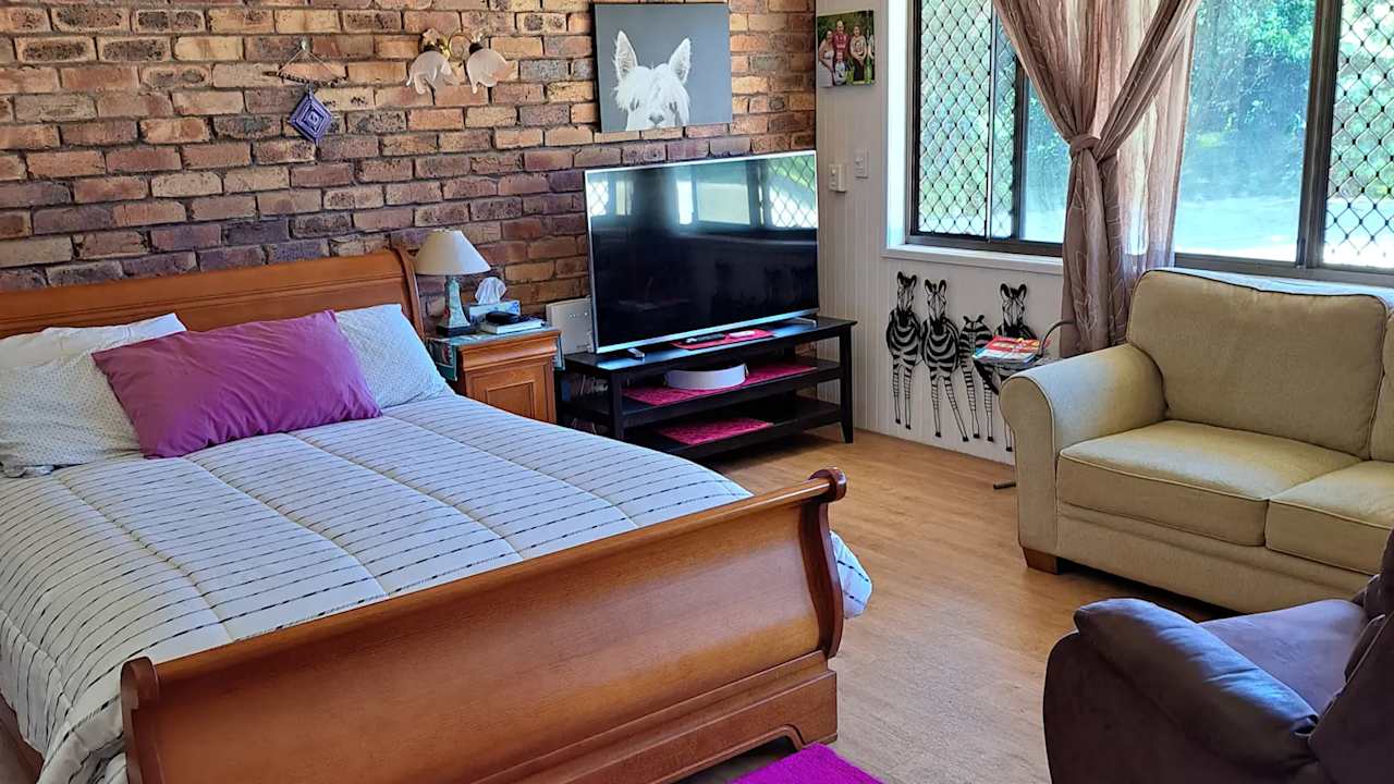 Furnished room with own bathroom