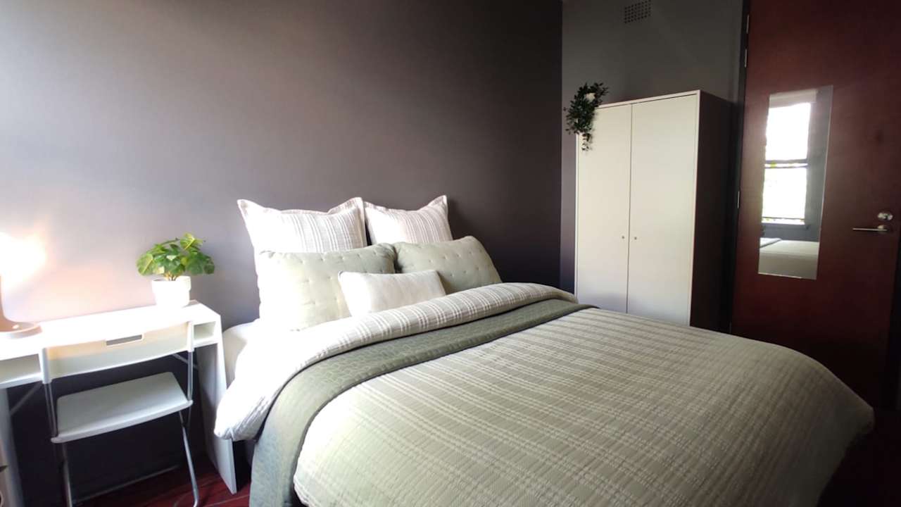 Furnished room in a flatshare