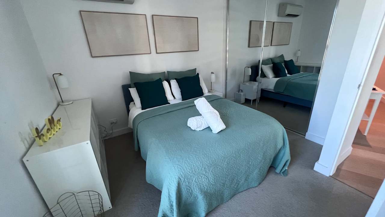 Furnished room with ensuite in a flatshare