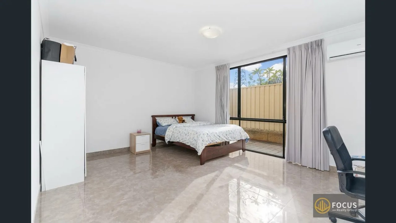 Furnished room in a share house