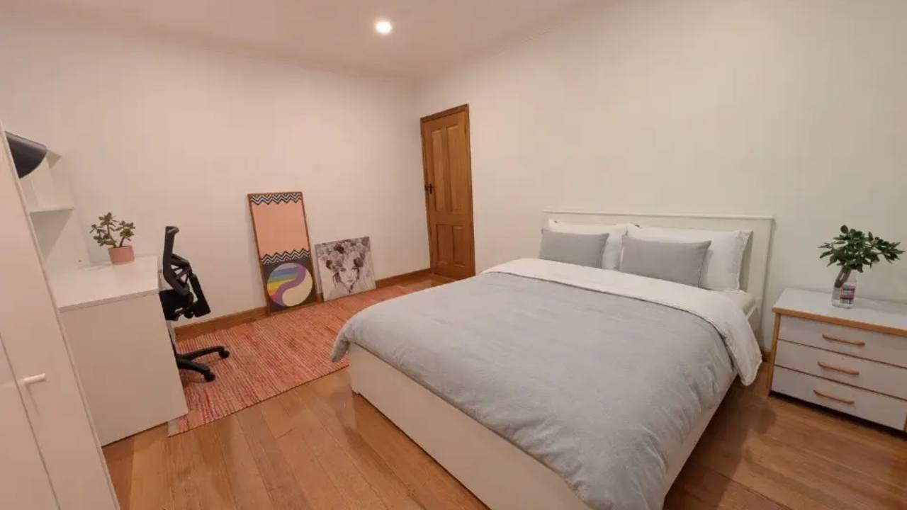 Room in a share house