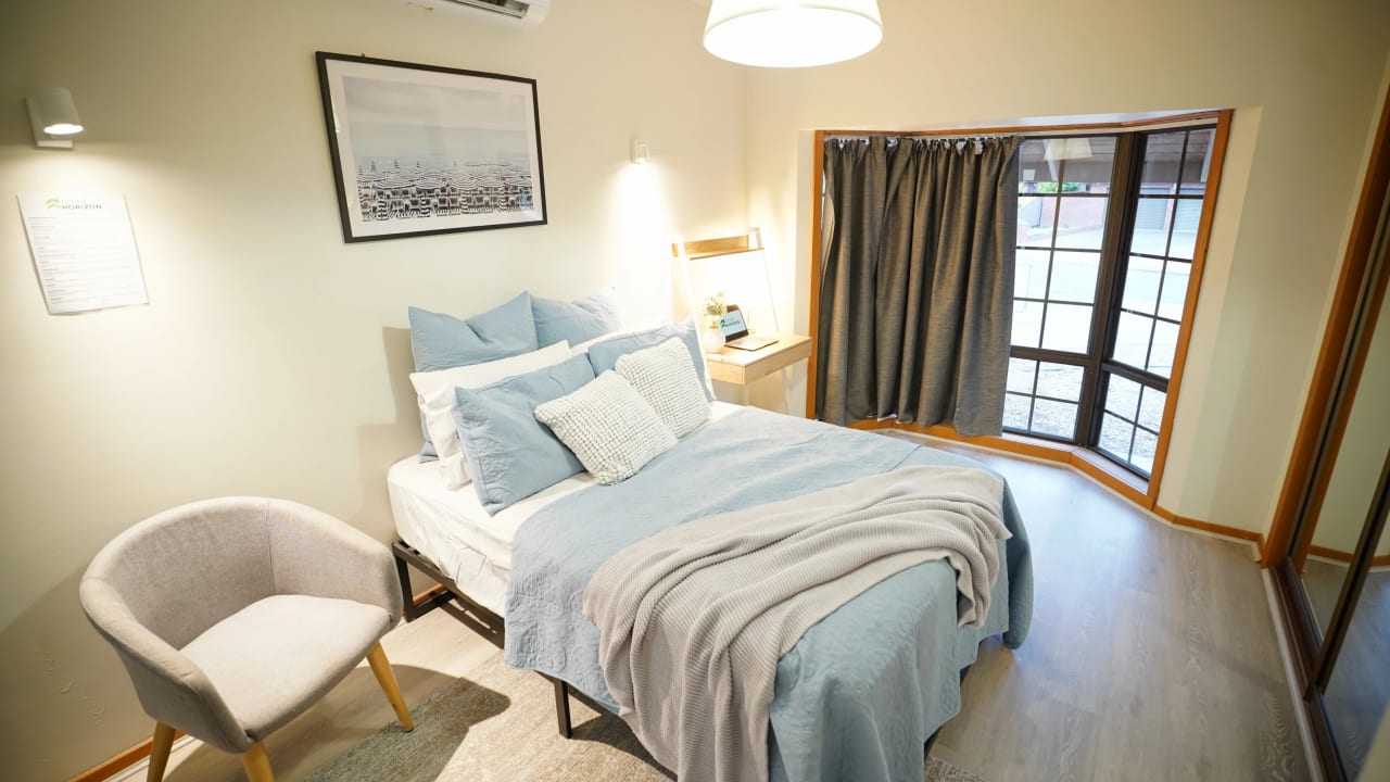Furnished room in a flatshare