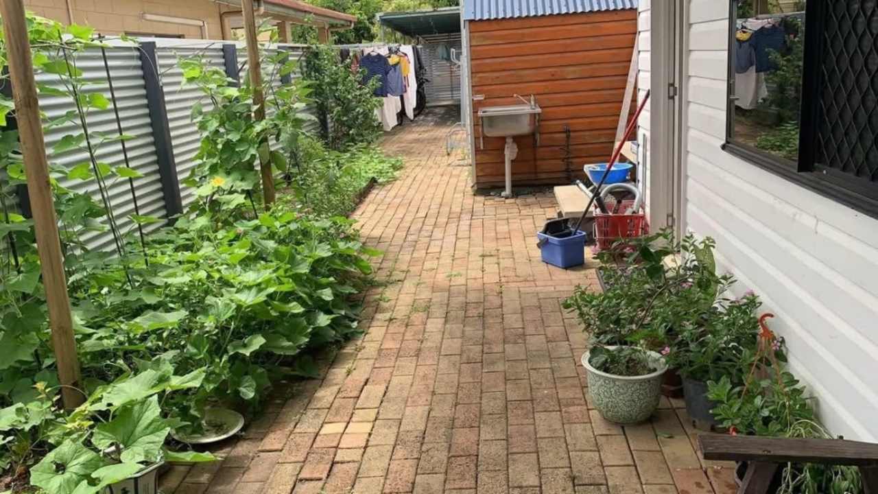 Room in a share house