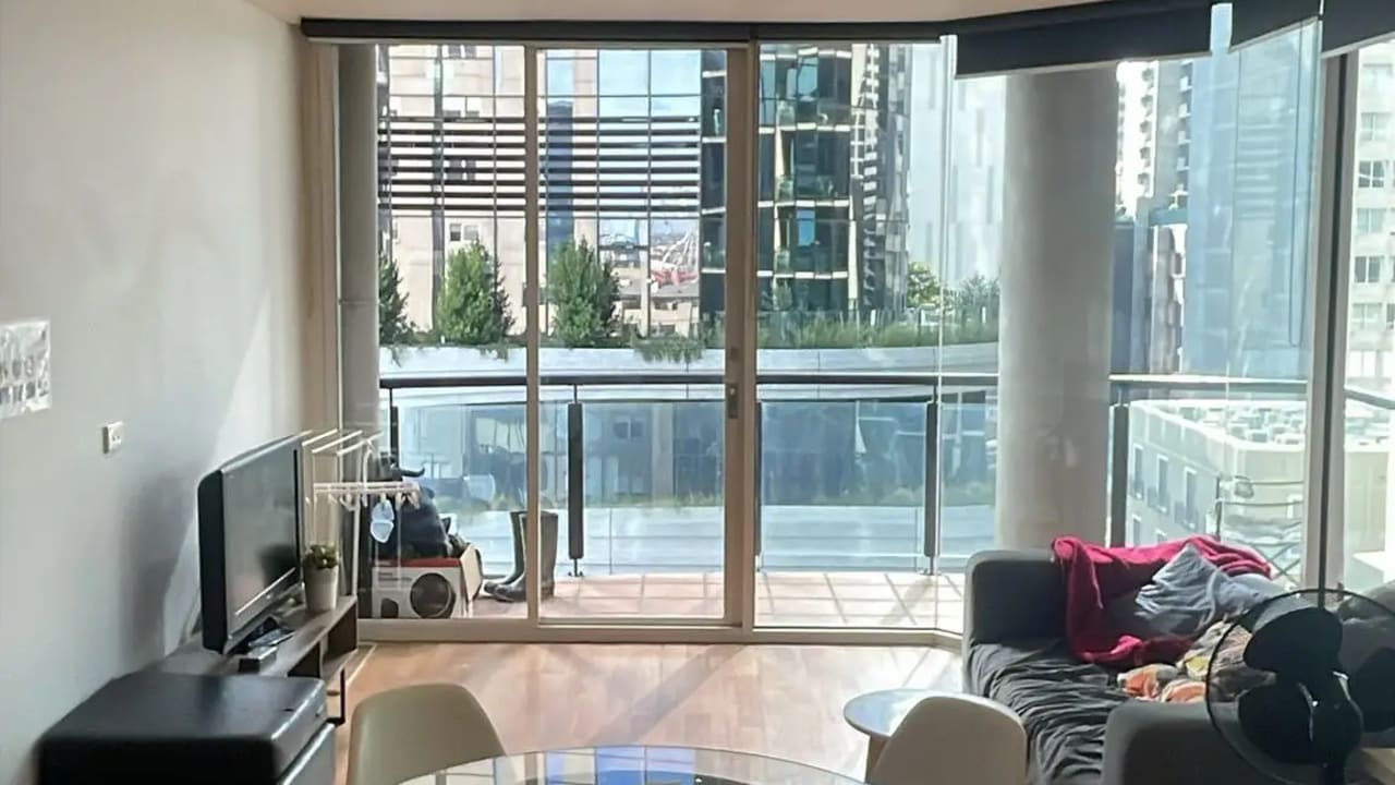 Furnished room in a flatshare