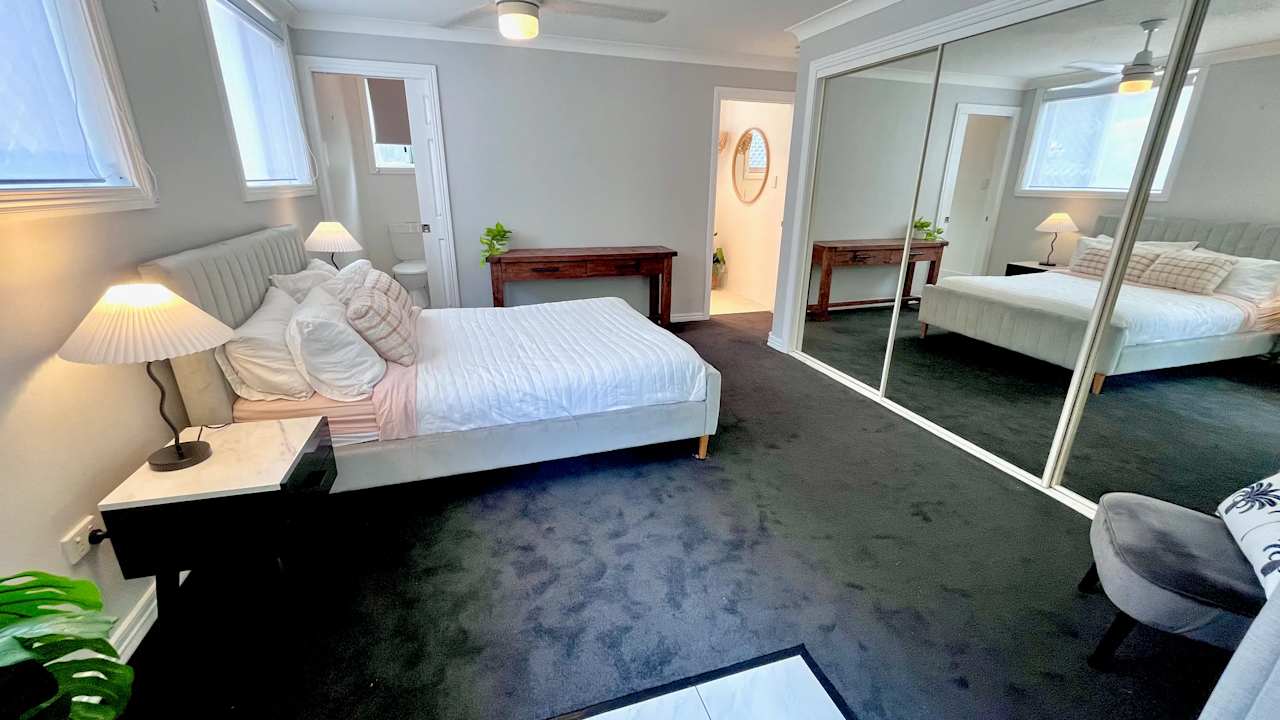 Furnished room in a share house