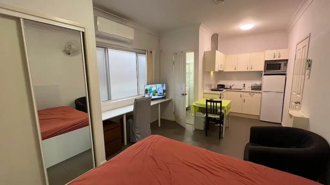 Furnished room studio flat for rent