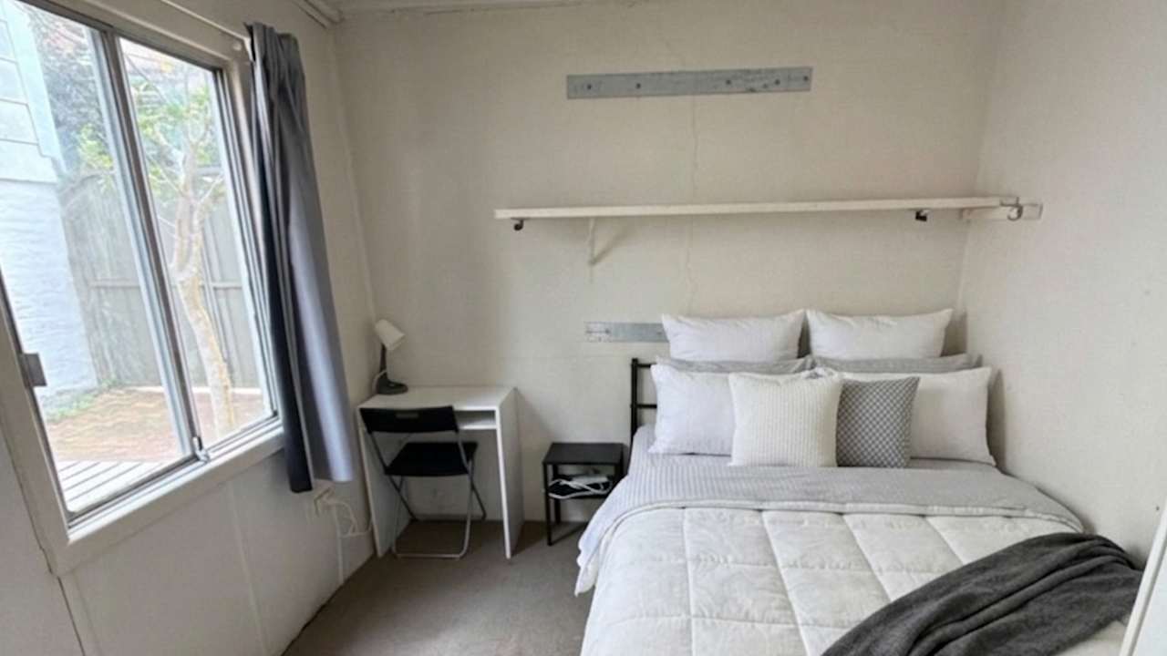 Furnished room in a flatshare