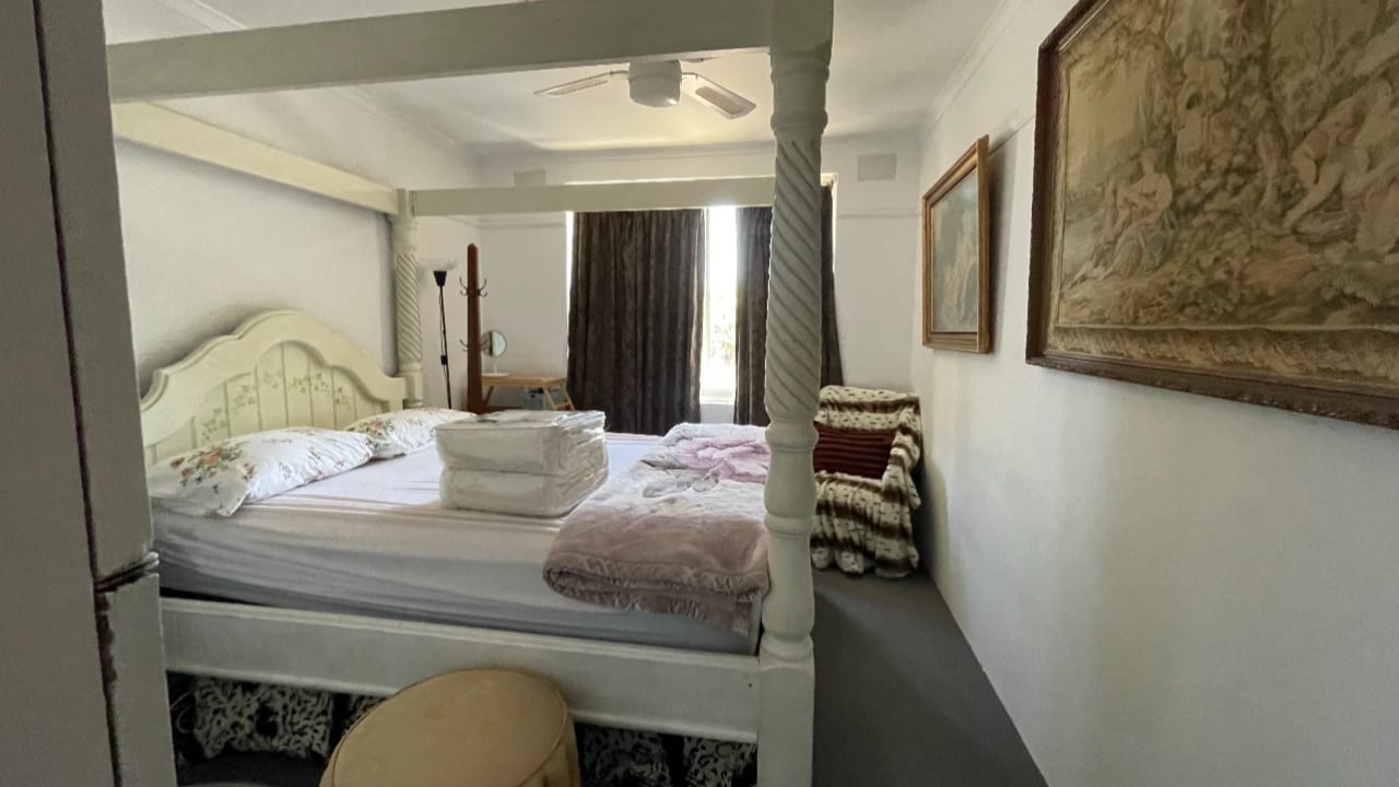 Whole property with 2 rooms for rent