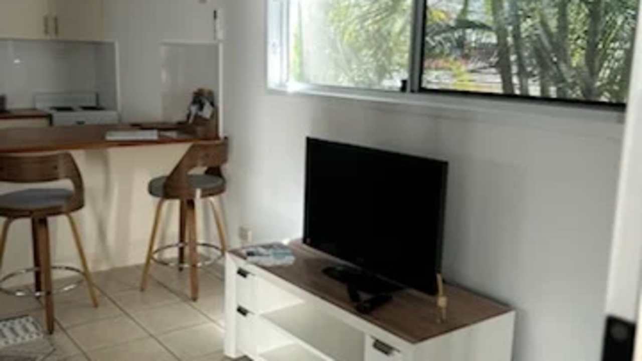 Furnished room studio flat for rent