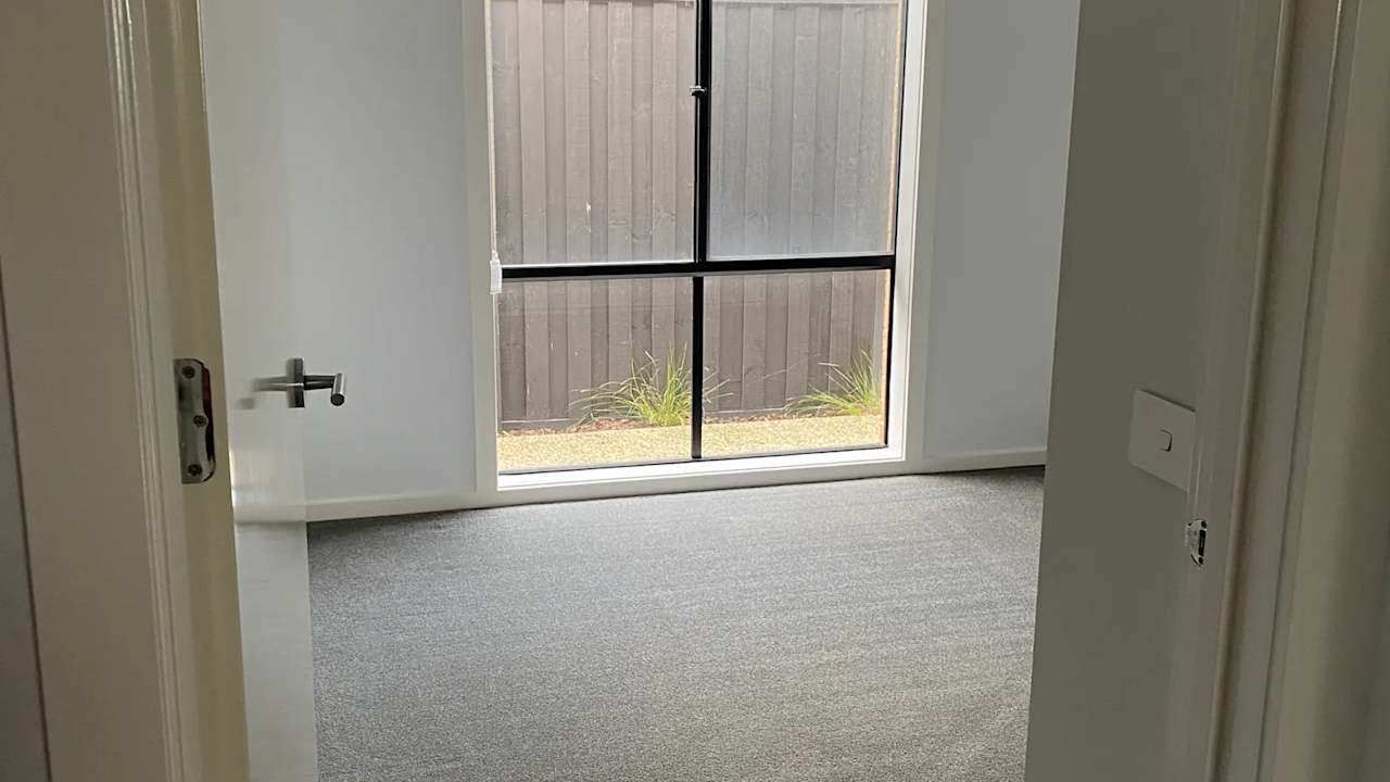 Unfurnished room in a share house