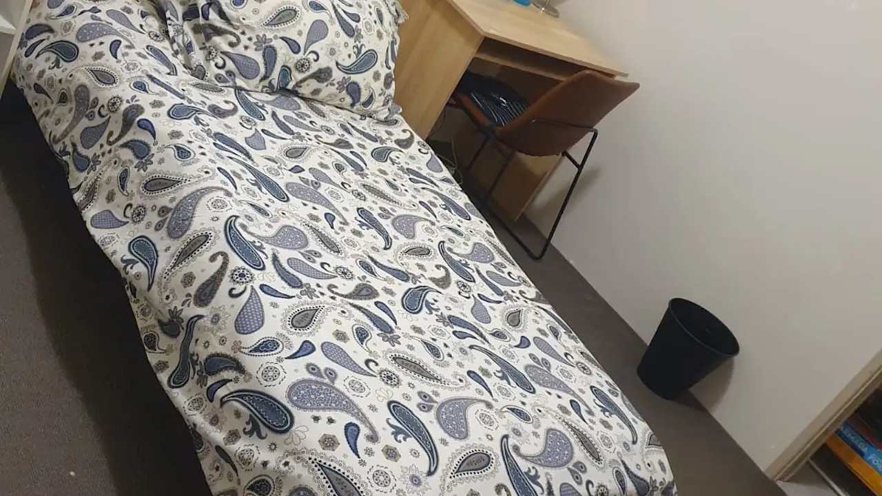 Furnished room with own bathroom