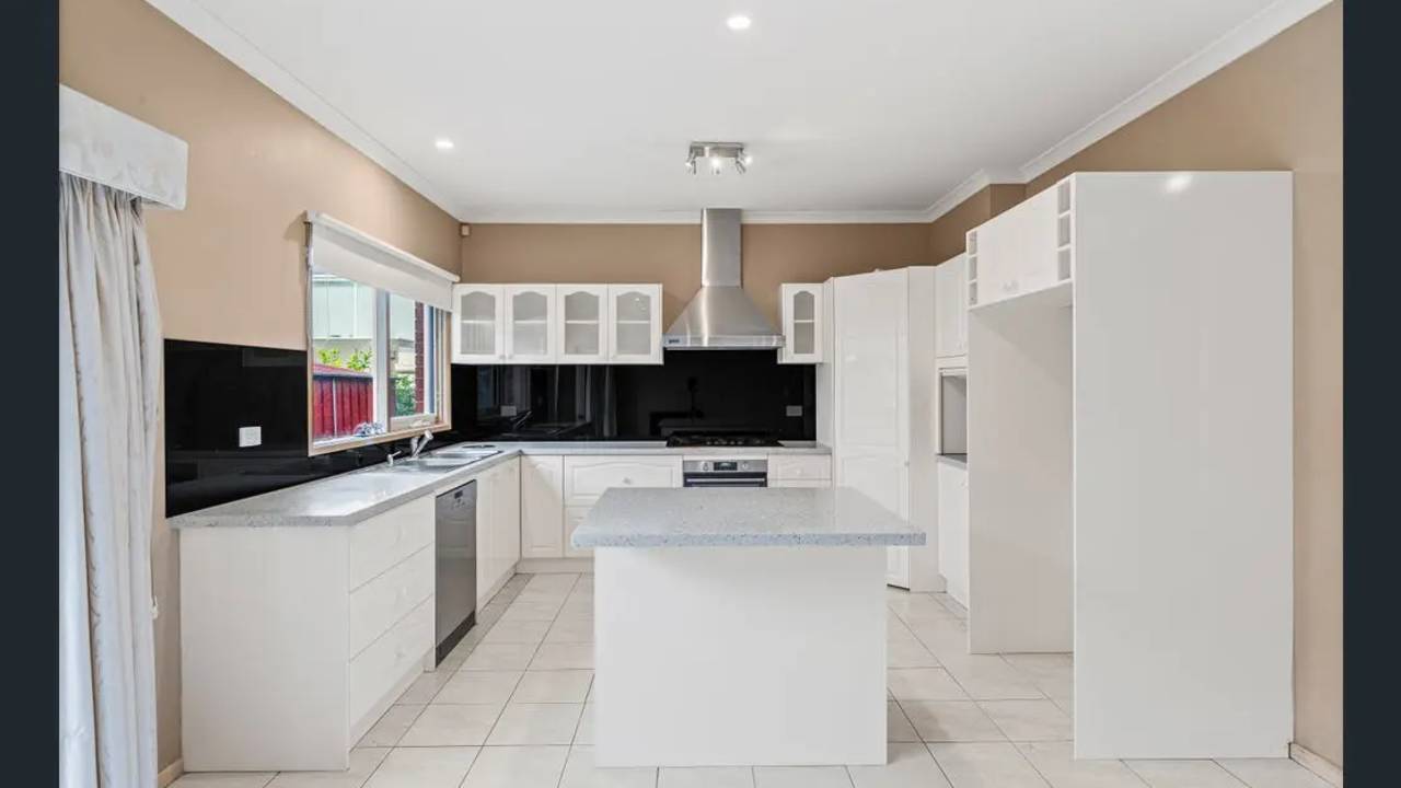 Room with ensuite in a share house