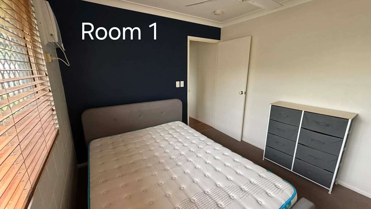 Furnished room in a share house