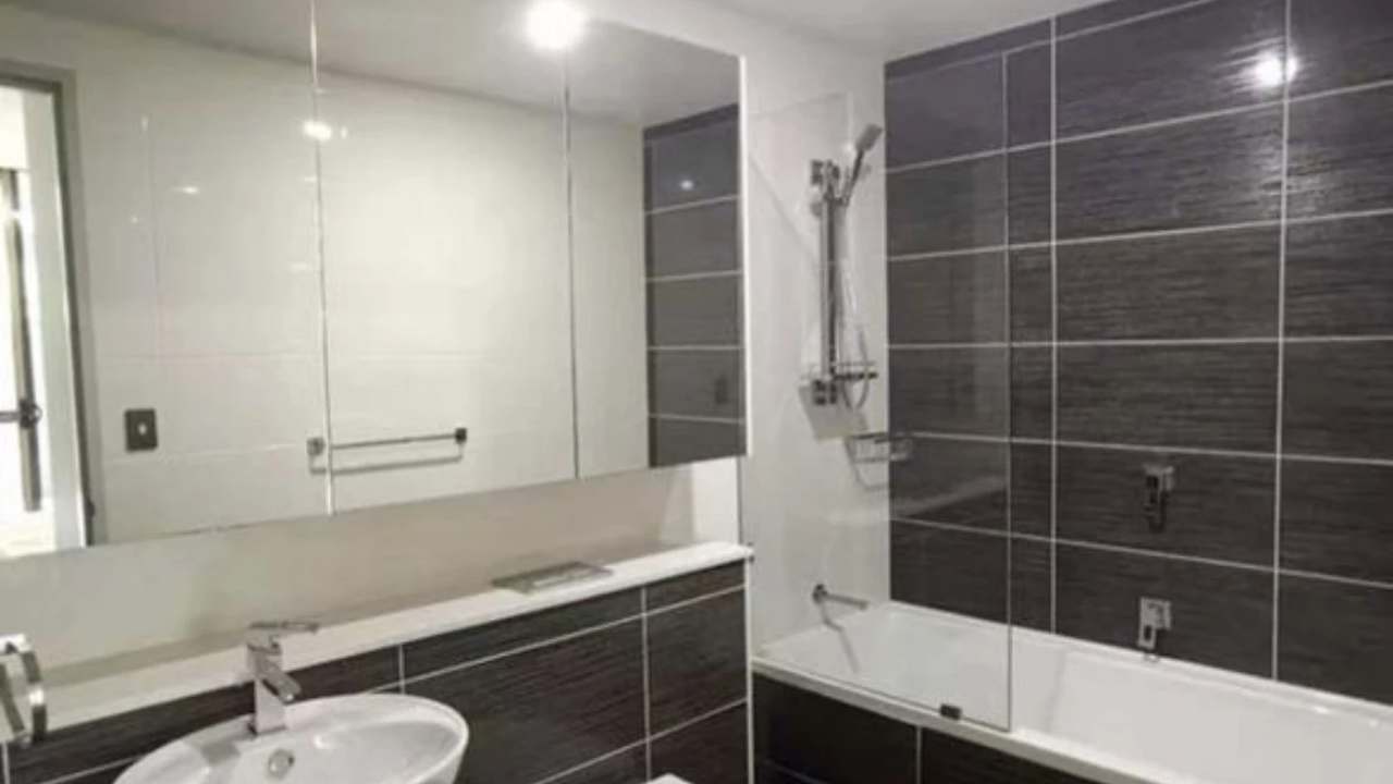 Furnished room with own bathroom
