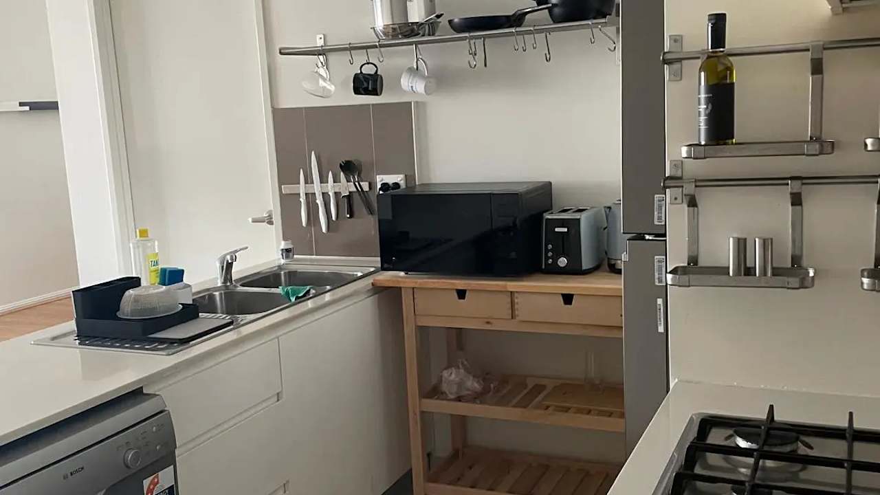 Furnished room with ensuite in a flatshare