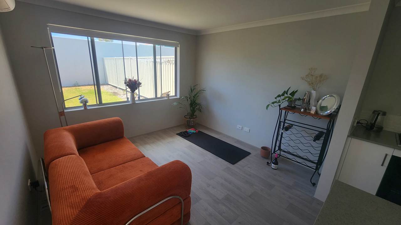 Room in a share house