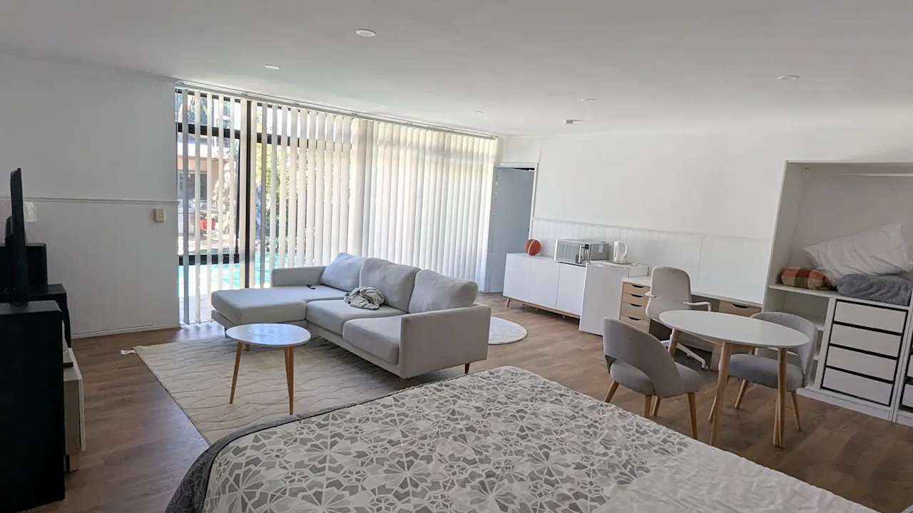 Furnished room with own bathroom