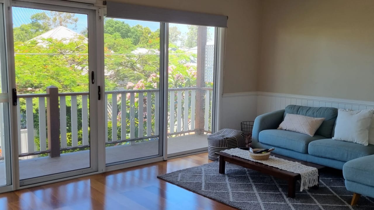 Room in a share house