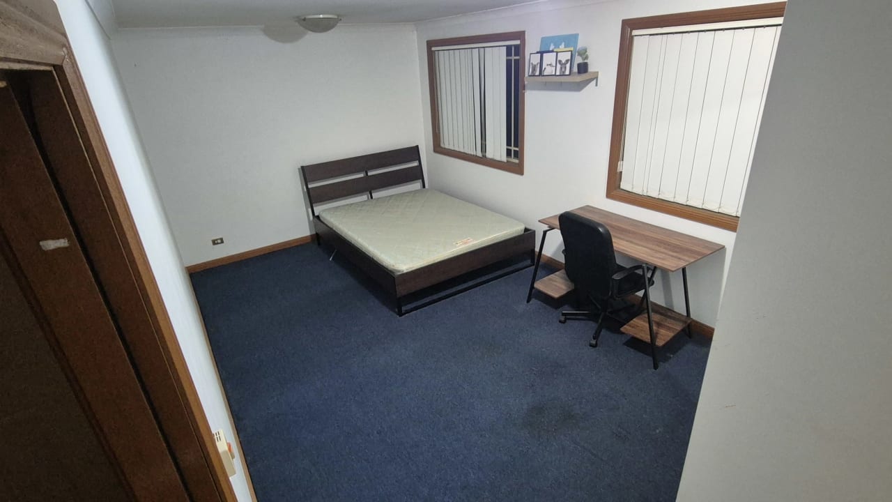 Room in a share house