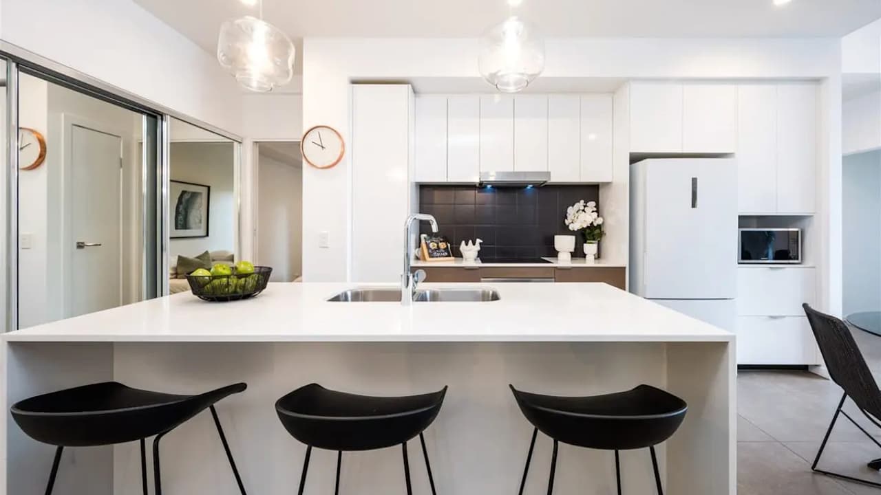 Unfurnished room in a flatshare