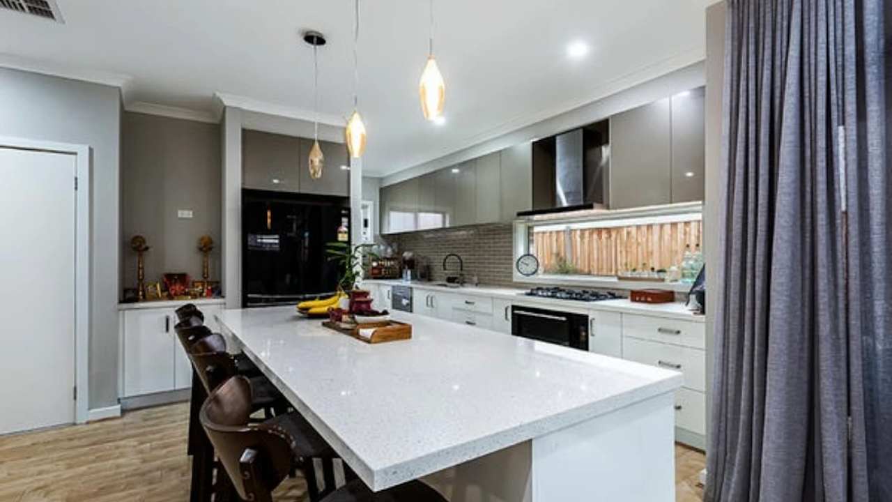 Unfurnished room in a share house