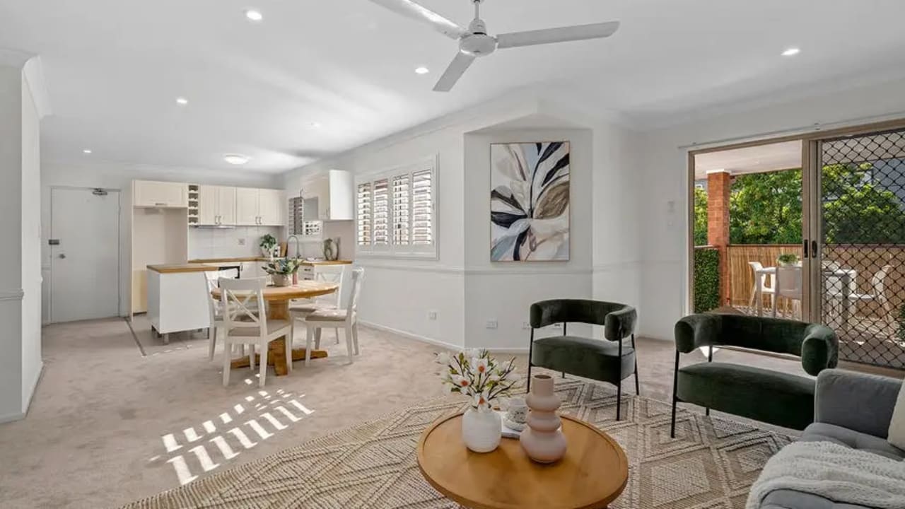 Furnished room in a flatshare