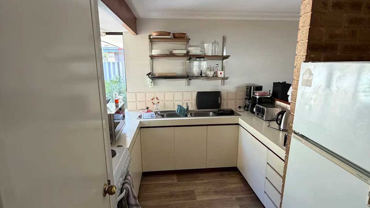 Furnished room in a share house