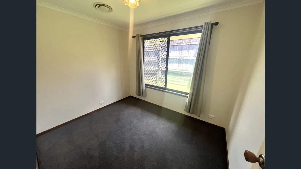 Unfurnished room in a share house