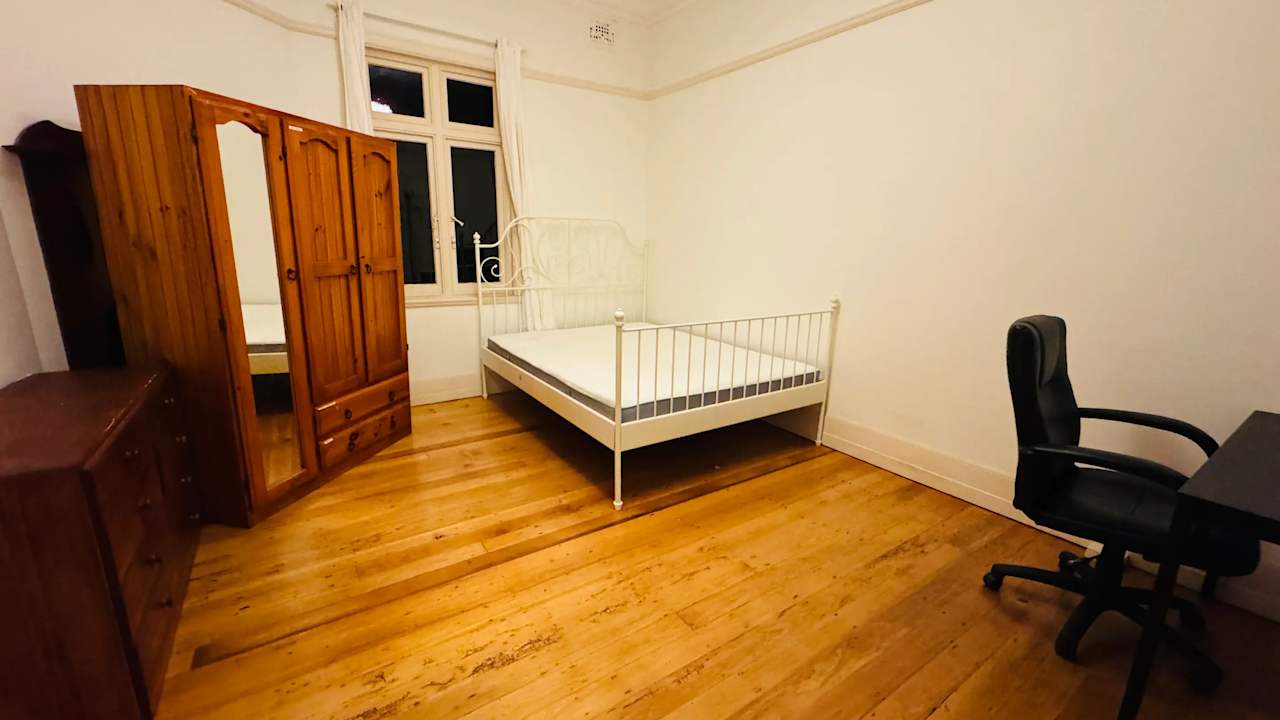 Furnished room in a share house