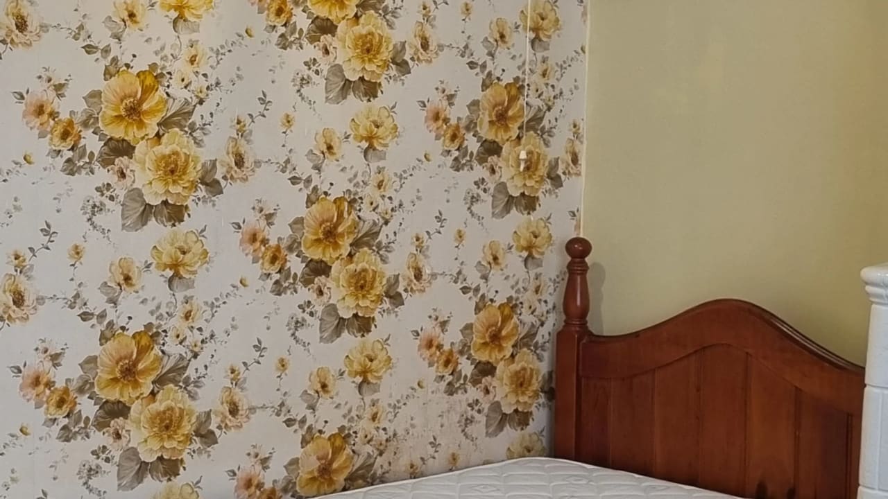 Room in a share house