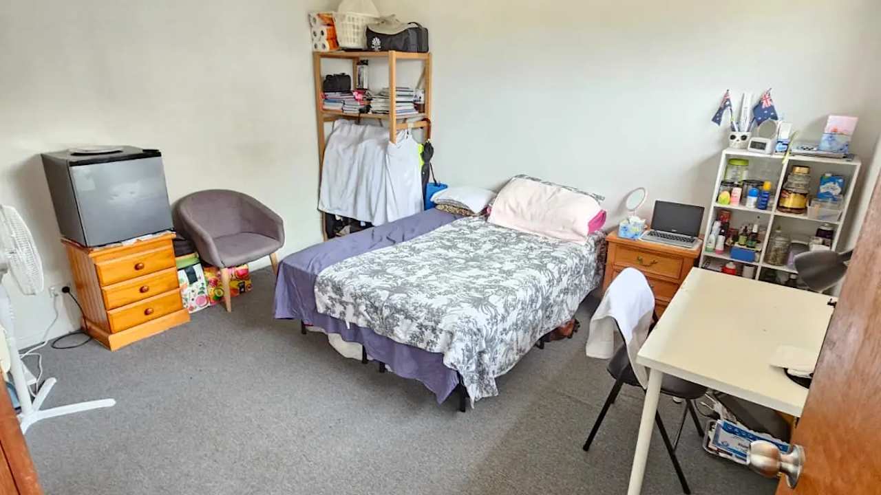 Furnished room with own bathroom