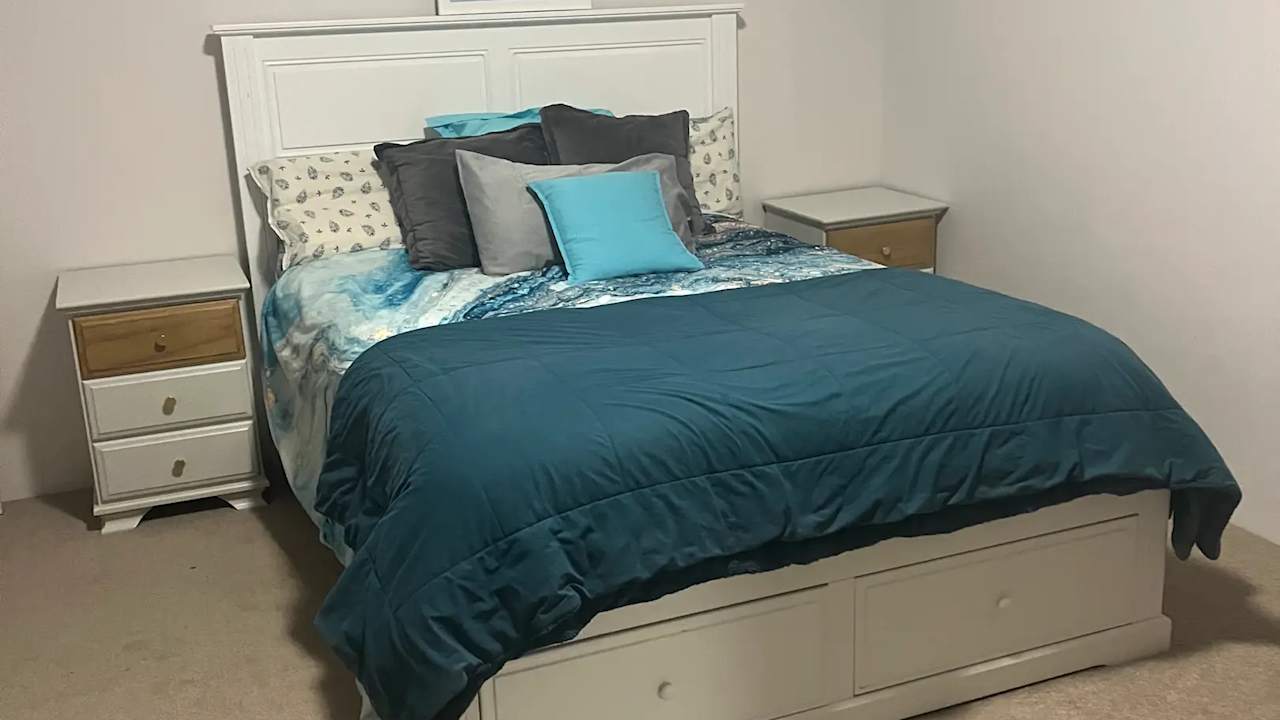 Unfurnished room with own bathroom