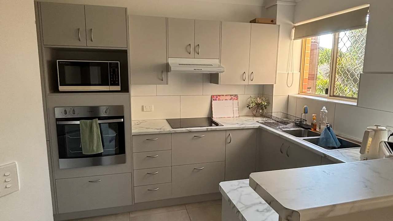 Unfurnished room with ensuite in a flatshare