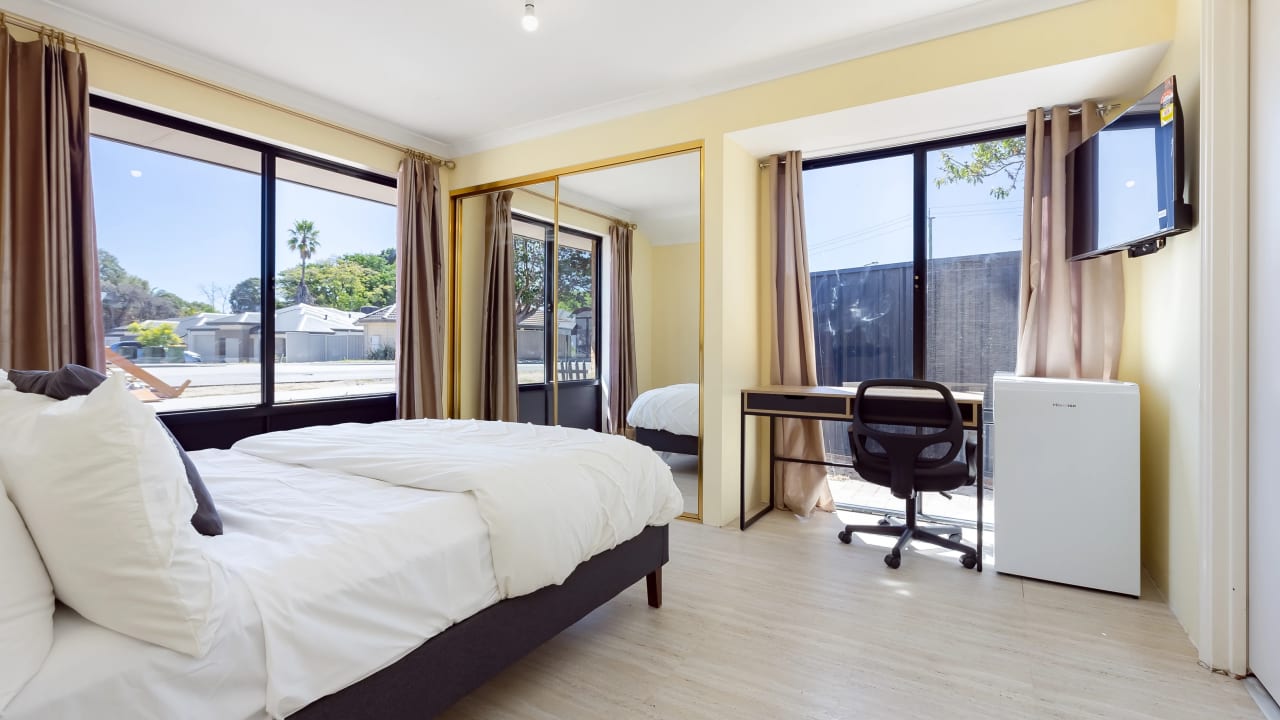 Furnished room in a share house