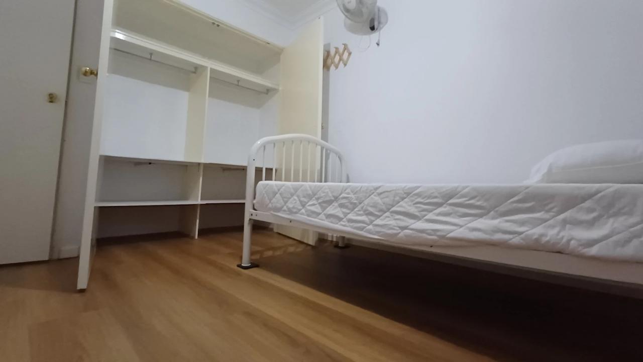 Room in a share house