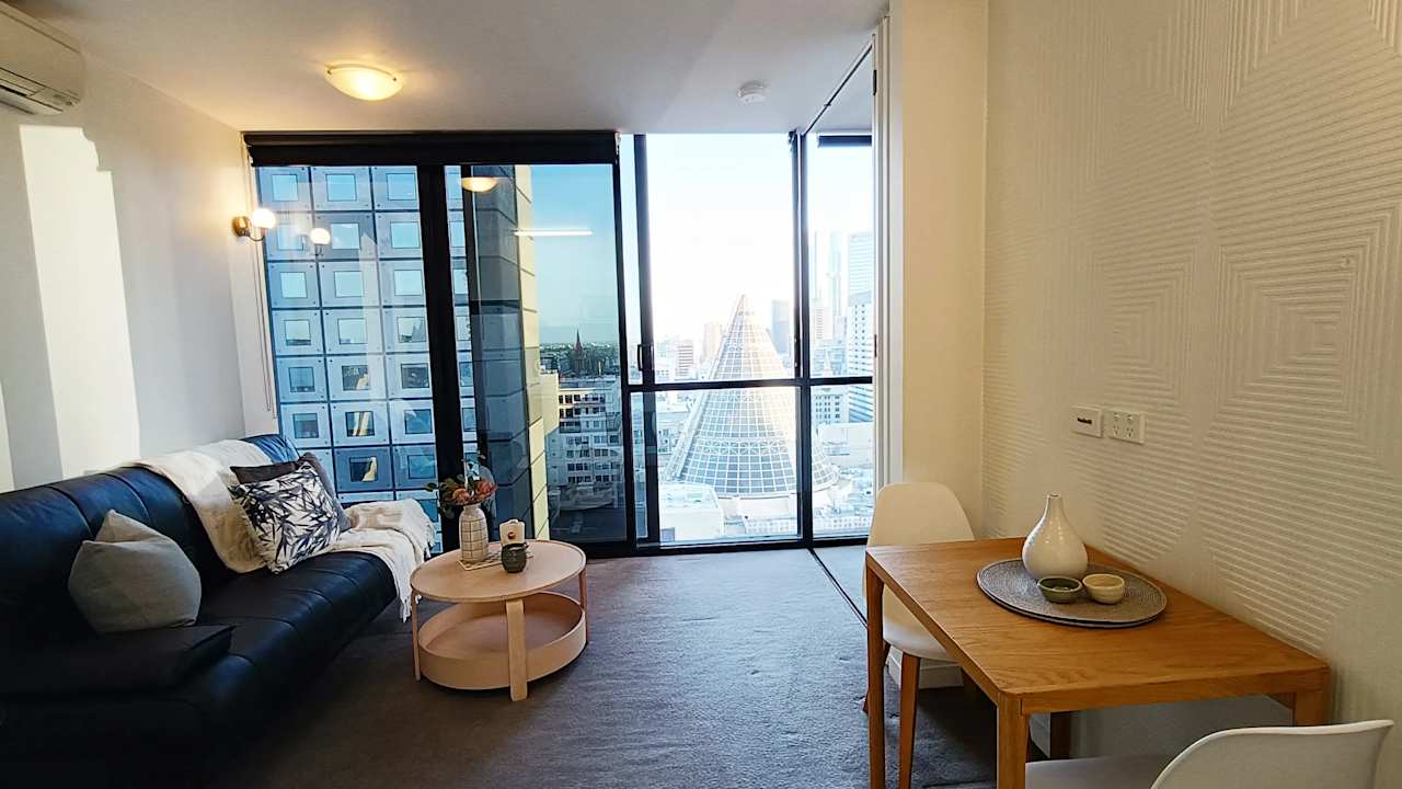 Furnished room in a flatshare