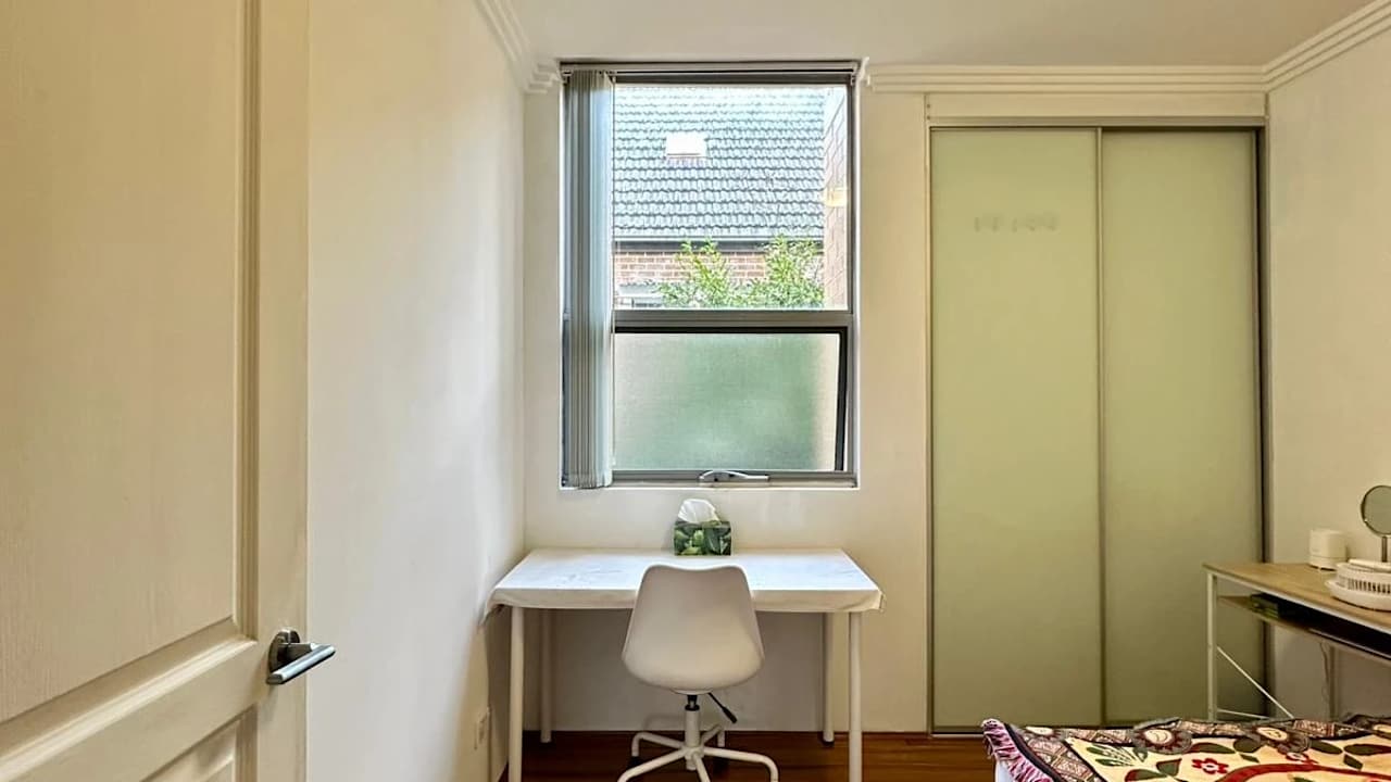 Furnished room in a flatshare