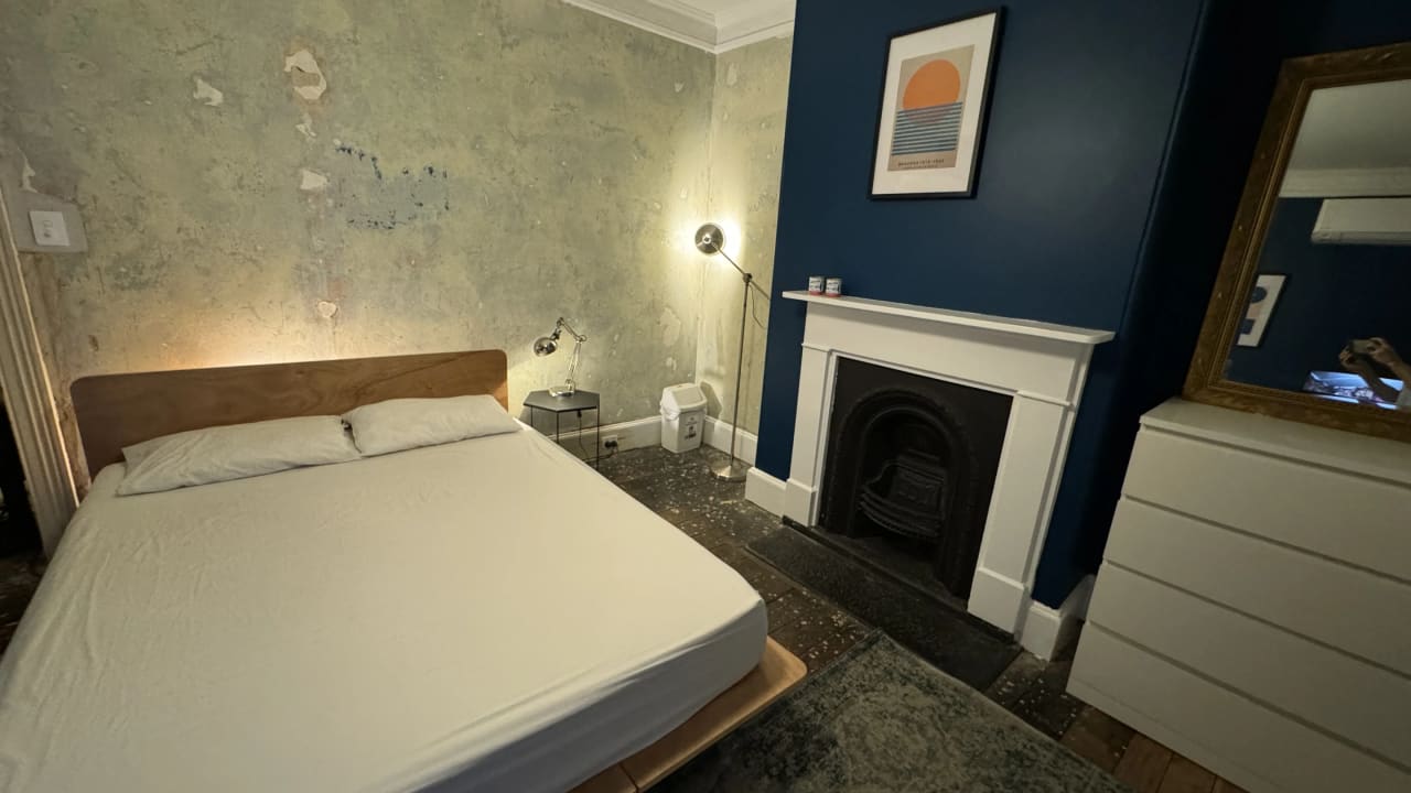 Room in a share house