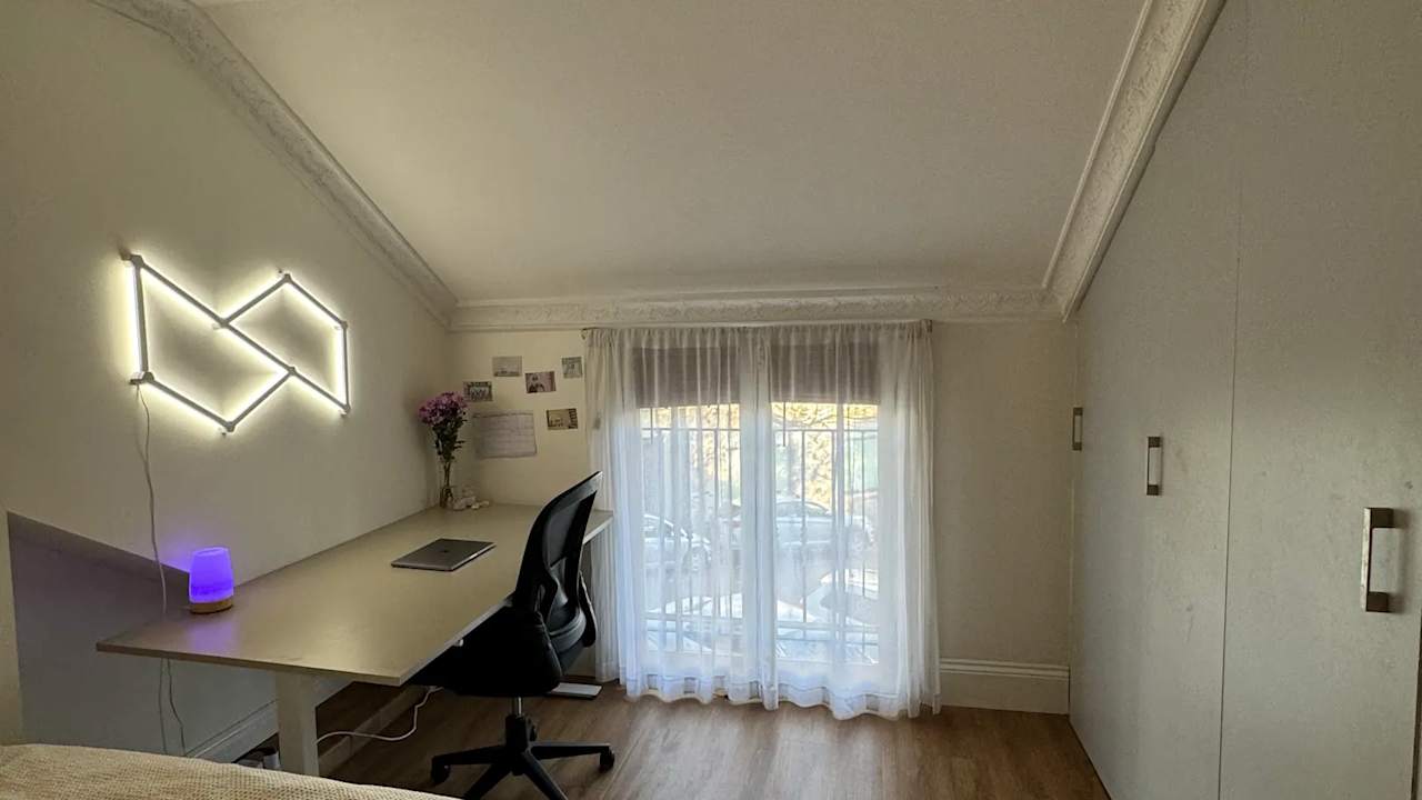Furnished room in a share house