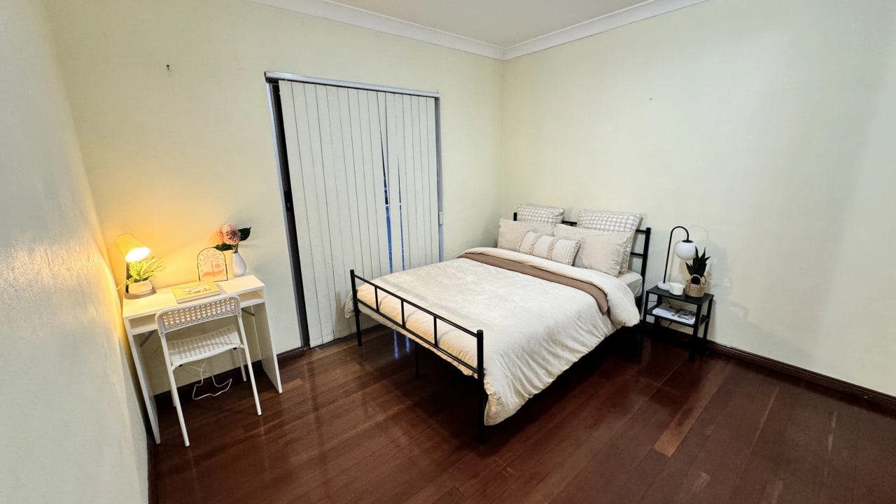 Furnished room in a share house