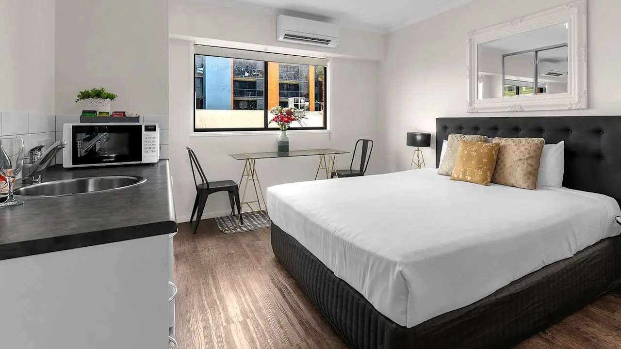 Furnished room studio flat for rent