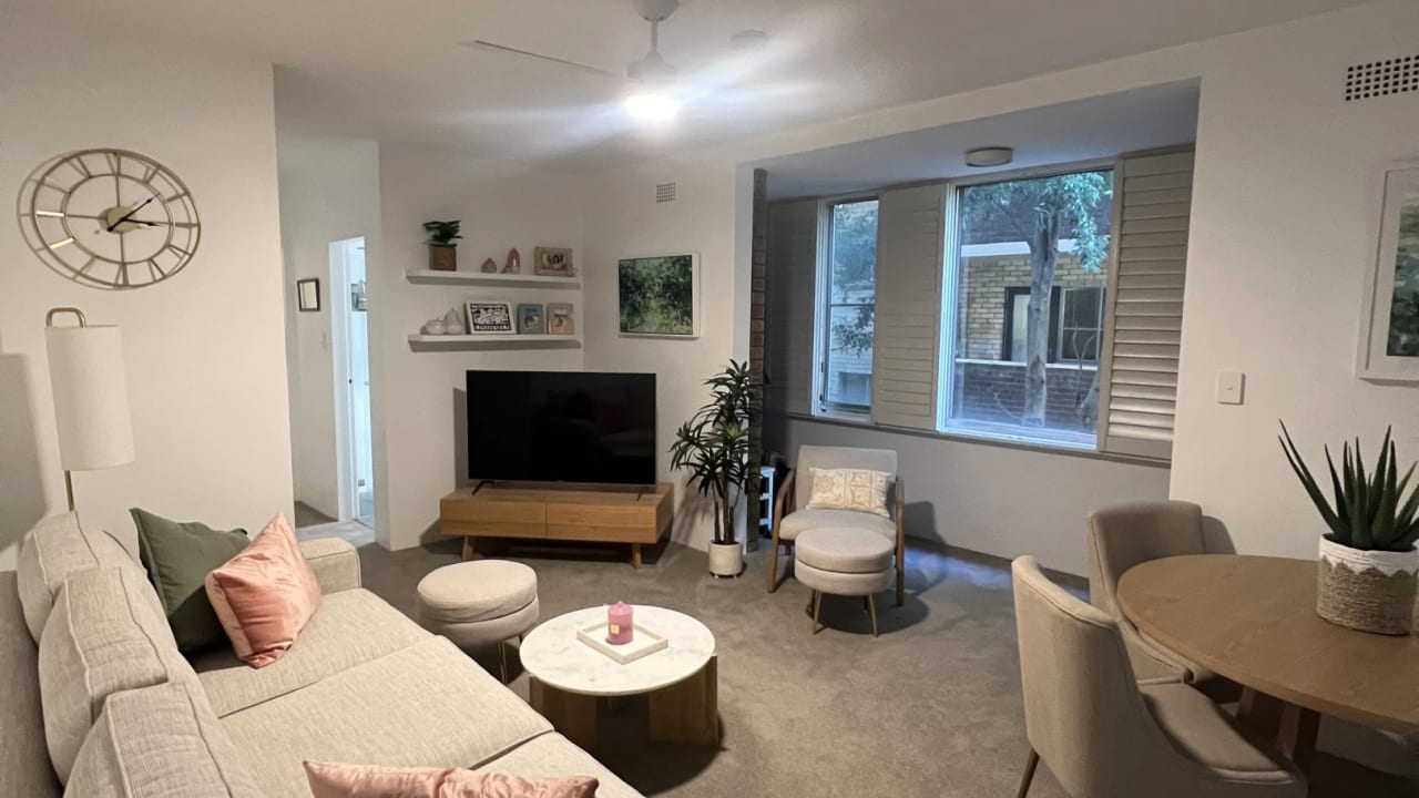 Unfurnished room in a flatshare